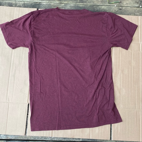 Vintage Galápagos Islands T-shirt in dark red - Picture 3 of 3